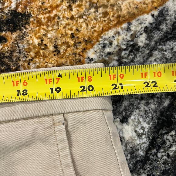 Old Navy Men's Khaki/Tan Ultimate Slim Shorts - SIZE 40 - Picture 7 of 9